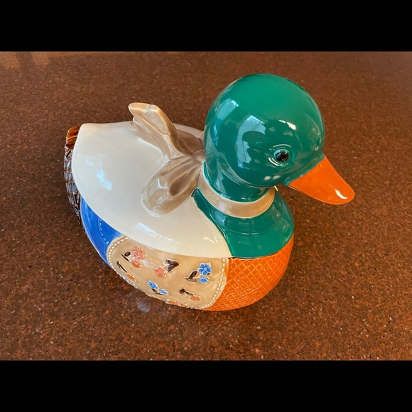 B & D Vintage Mallard Duck Cookie Candy Snack Canister Perfect Shape Like New - Picture 4 of 13